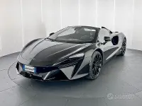 Nuova McLaren Artura 700 CV (514 kW) 2026 Nero Cabrio