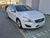 Usata Volvo V60 Kinetic 115 CV (84 kW) 2013 Bianco Station wagon