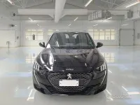Usata Peugeot 208 GT 101 CV (74 kW) 2023 Nero Utilitaria