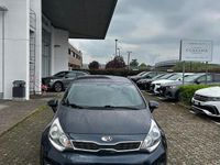 Second-hand Kia Rio 75 CP (55 kW) 2014 Albastru Berlinǎ