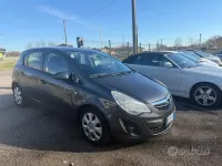 Usata Opel Corsa 95 CV (69 kW) 2011 Bluazzurro Utilitaria
