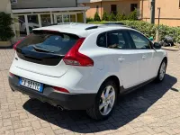 Usata Volvo V40 CC Momentum 120 CV (88 kW) 2015 Bianco Station wagon