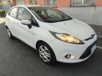 Usata Ford Fiesta Titanium 82 CV (60 kW) 2009 Bianco Utilitaria