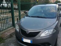 Usata Lancia Ypsilon Gold 69 CV (50 kW) 2019 Grigio Utilitaria