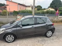 Usata Toyota Yaris Lounge 90 CV (66 kW) 2012 Marrone Utilitaria