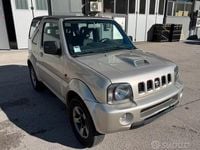 Usata Suzuki Jimny 65 CV (47 kW) 2005 Grigio SUV