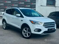 Usata Ford Kuga Vignale 150 CV (110 kW) 2017 Bianco SUV
