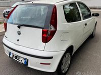 Usata Fiat Punto Dynamic 60 CV (44 kW) 2004 Bianco Utilitaria
