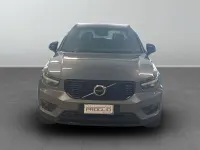 Usata Volvo XC40 R-Design 247 CV (181 kW) 2018 5v grigio mangano metallizzato SUV