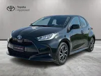 Usata Toyota Yaris Hybrid Lounge 92 CV (67 kW) 2023 Nero Berlina