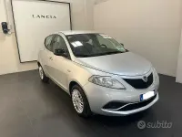 Usata Lancia Ypsilon Gold 69 CV (50 kW) 2017 Grigio Utilitaria