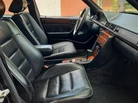 Usata Mercedes 200 Sportline 135 CV (99 kW) 1993 Nero Station wagon