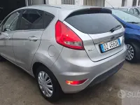 Begagnad Ford Fiesta 68 HK (50 kW) 2009 Grå Sedan