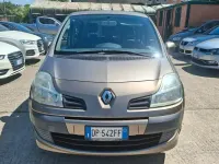 Usata Renault Modus Dynamique 75 CV (55 kW) 2008 Grigio Monovolume