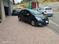 Usata Peugeot 208 68 CV (50 kW) 2014 Grigio Utilitaria