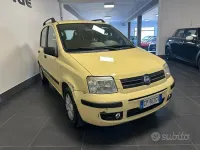 Usata Fiat Panda Emotion 69 CV (50 kW) 2004 Giallo Utilitaria