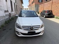 Käytetty Mercedes B200 156 HP (114 kW) 2015 Tila-auto