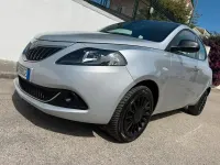 Usata Lancia Ypsilon Gold 69 CV (50 kW) 2022 Grigio Utilitaria