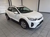 Usata Kia Stonic 100 CV (73 kW) 2020 Bianco SUV