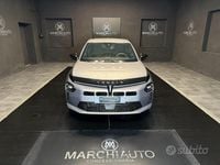 Usata Lancia Ypsilon 101 CV (74 kW) 2024 Grigio Utilitaria