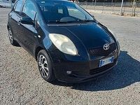 Usata Toyota Yaris 90 CV (66 kW) 2007 Nero Berlina