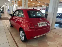Usata Fiat 500 Dolcevita 69 CV (50 kW) 2022 Rosso pastello Utilitaria