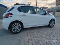 Usata Peugeot 208 Active 110 CV (80 kW) 2016 Bianco Utilitaria