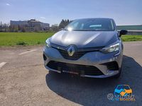 Usata Renault Clio V Equilibre 145 CV (106 kW) 2023 Grigio Berlina