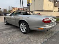 Begagnad Jaguar XK8 284 HK (208 kW) 1998 Grå Cab
