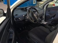 Usata Lancia Ypsilon 60 CV (44 kW) 2014 Bianco Utilitaria