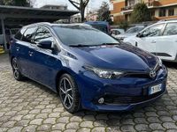 Usata Toyota Auris Hybrid Active 136 CV (100 kW) 2018 Blu/azzurro Utilitaria
