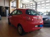 Usata Ford Ka 69 CV (50 kW) 2016 Rosso Berlina