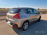 Usata Peugeot 3008 Premium 112 CV (82 kW) 2011 Grigio Station wagon
