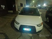 Usata Mitsubishi Colt 90 CV (66 kW) 2010 Bianco Utilitaria