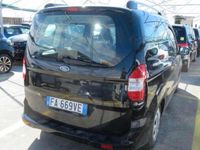 Usata Ford Tourneo Courier 75 CV (55 kW) 2015 Nero Monovolume