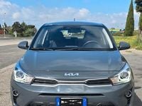 Usata Kia Rio 84 CV (61 kW) 2023 Grigio Utilitaria
