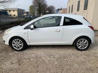 Usata Opel Corsa Enjoy 80 CV (58 kW) 2009 Bianco Utilitaria