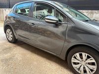 Usata Peugeot 208 68 CV (50 kW) 2014 Grigio Utilitaria