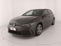 Usata VW Golf VIII R-line 150 CV (110 kW) 2023 Dolphin grey metallizzato Berlina