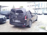 Nuova Mercedes Vito 190 CV (139 kW) 2026 Nero ossidiana Furgone