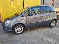 Usado Lancia Musa 95 CV (69 kW) 2010 Gris Monovolumen