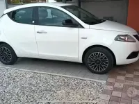 Usata Lancia Ypsilon Gold 69 CV (50 kW) 2019 Bianco Utilitaria