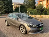Usata Mercedes A180 109 CV (80 kW) 2017 Grigio Utilitaria