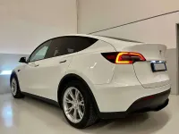 Usata Tesla Model Y RWD 250 kW (340 CV) 2023 Other SUV