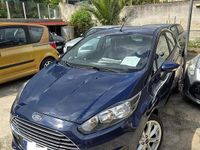 Usata Ford Fiesta Titanium 75 CV (55 kW) 2014 Blu Utilitaria