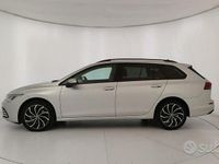 Usata VW Golf VIII Life 116 CV (85 kW) 2022 Grigio Station wagon
