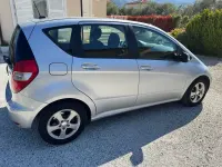 Usata Mercedes A180 Elegance 109 CV (80 kW) 2011 Argento Utilitaria