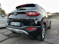 Second-hand Kia Stonic Style 120 CP (88 kW) 2018 Negru SUV