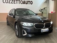 Usata BMW 520 Luxury Line 190 CV (139 kW) 2022 Grigio Station wagon