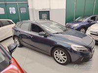 Usata Volvo V40 CC Plus 152 CV (111 kW) 2019 Blu mezzanotte metallizzato Station wagon